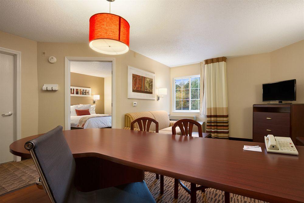 Mainstay Suites Detroit 法明顿山 外观 照片