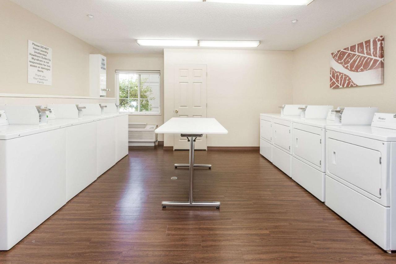 Mainstay Suites Detroit 法明顿山 外观 照片