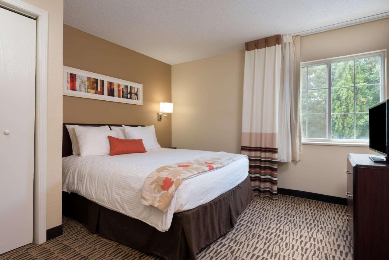 Mainstay Suites Detroit 法明顿山 外观 照片