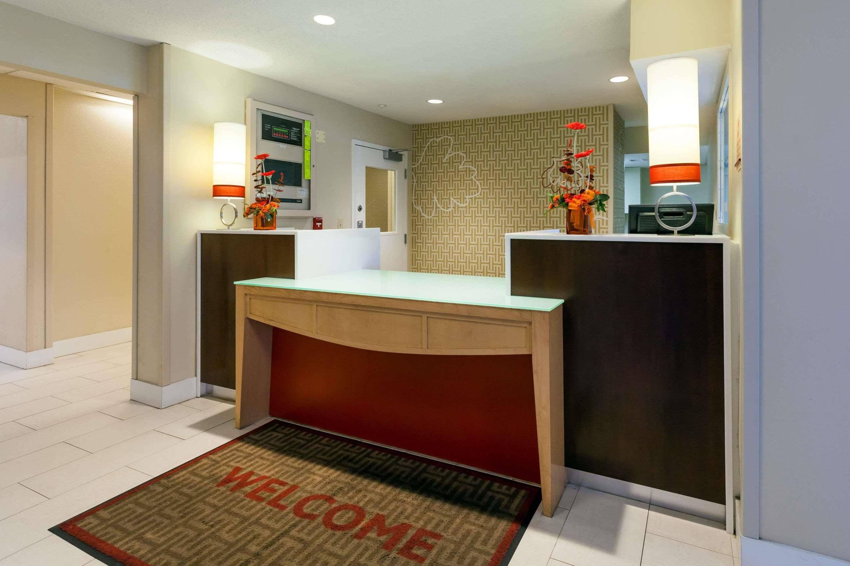 Mainstay Suites Detroit 法明顿山 外观 照片