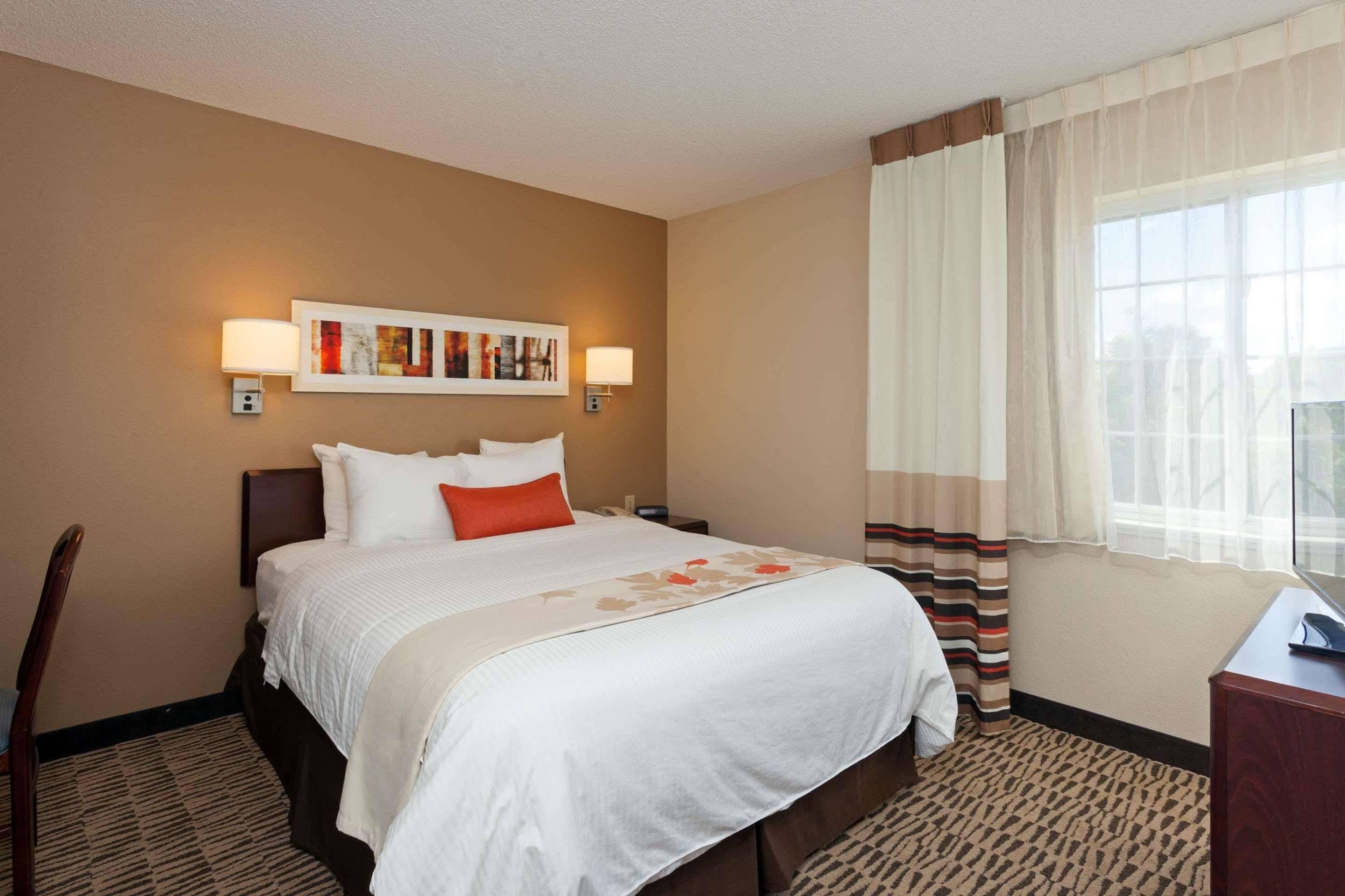 Mainstay Suites Detroit 法明顿山 外观 照片
