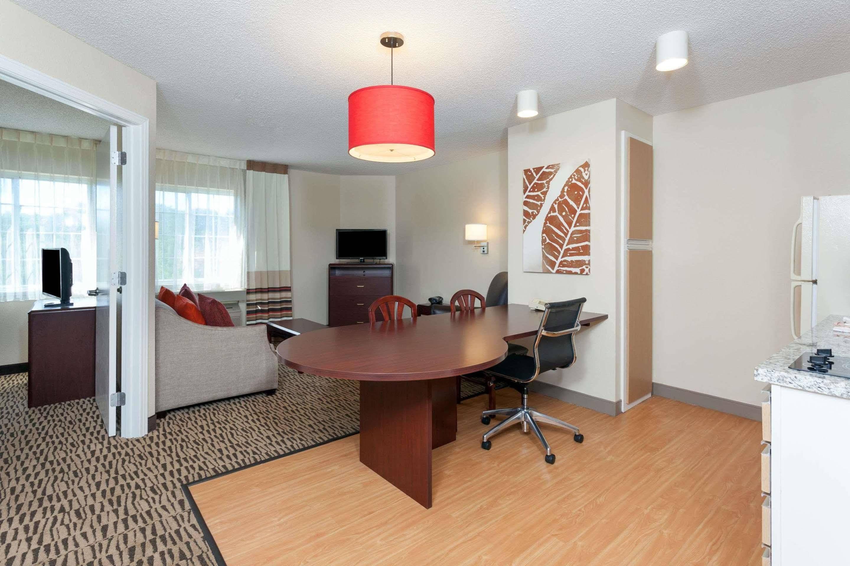 Mainstay Suites Detroit 法明顿山 外观 照片