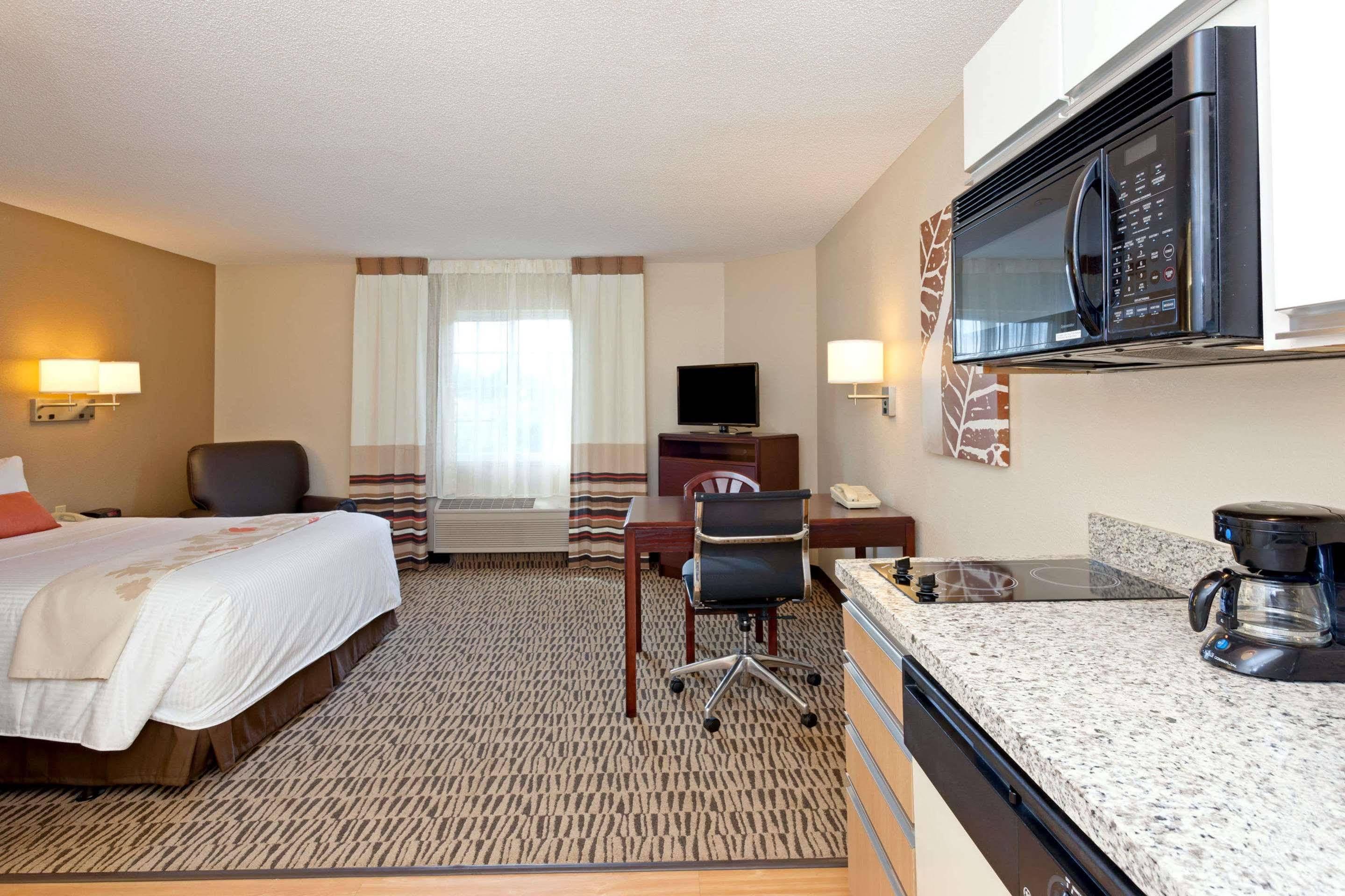 Mainstay Suites Detroit 法明顿山 外观 照片