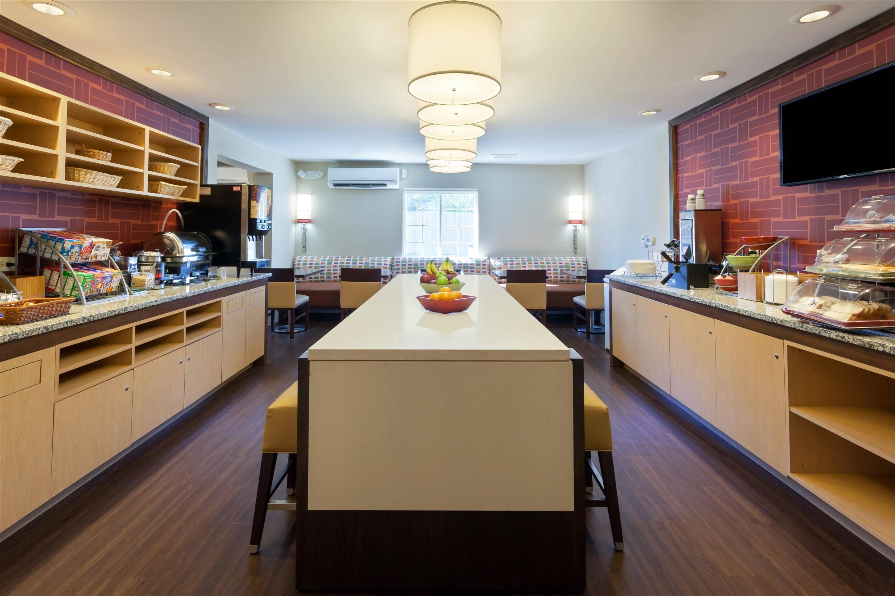 Mainstay Suites Detroit 法明顿山 外观 照片