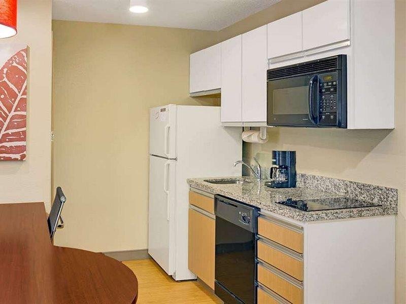 Mainstay Suites Detroit 法明顿山 外观 照片