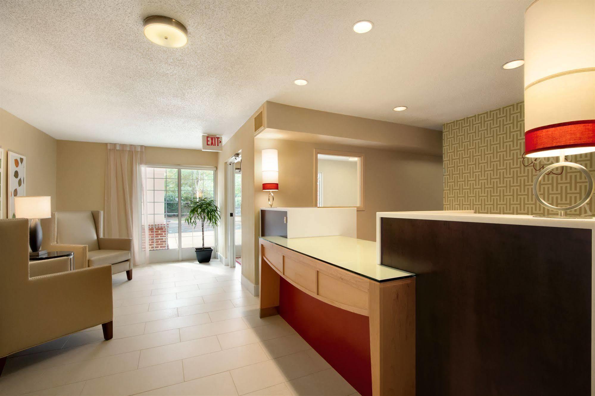 Mainstay Suites Detroit 法明顿山 外观 照片