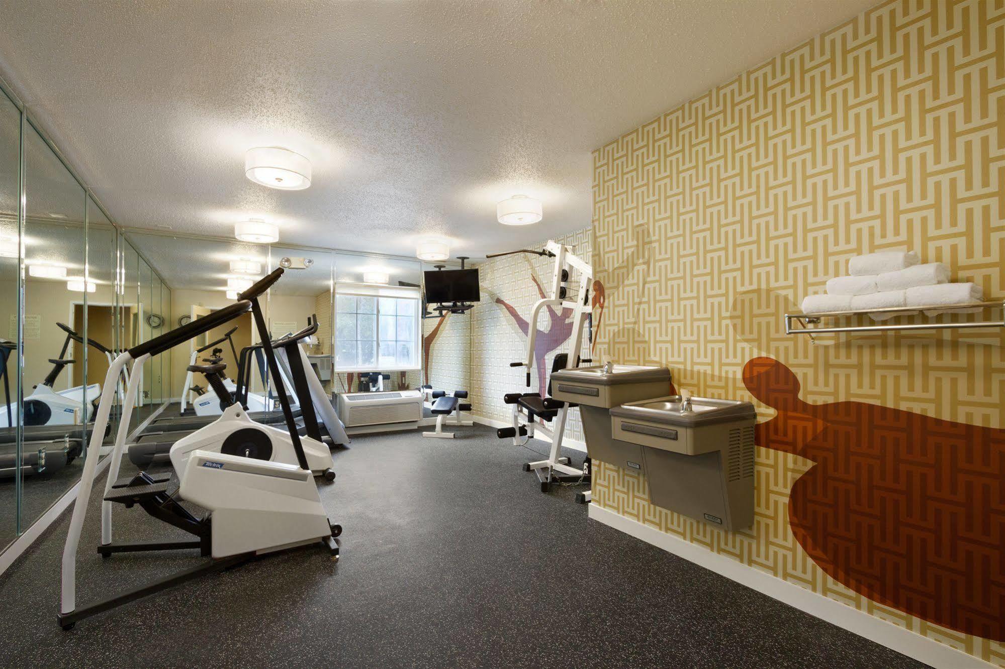Mainstay Suites Detroit 法明顿山 外观 照片