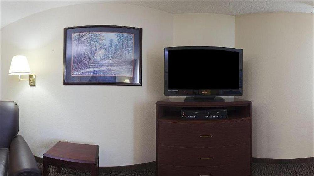 Mainstay Suites Detroit 法明顿山 外观 照片
